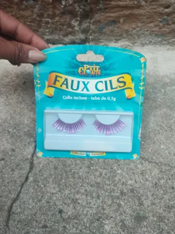 Faux cils pour déguisement ou autre