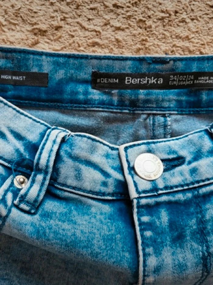 Jean skinny bleu Bershka XS
34 - photo numéro 9