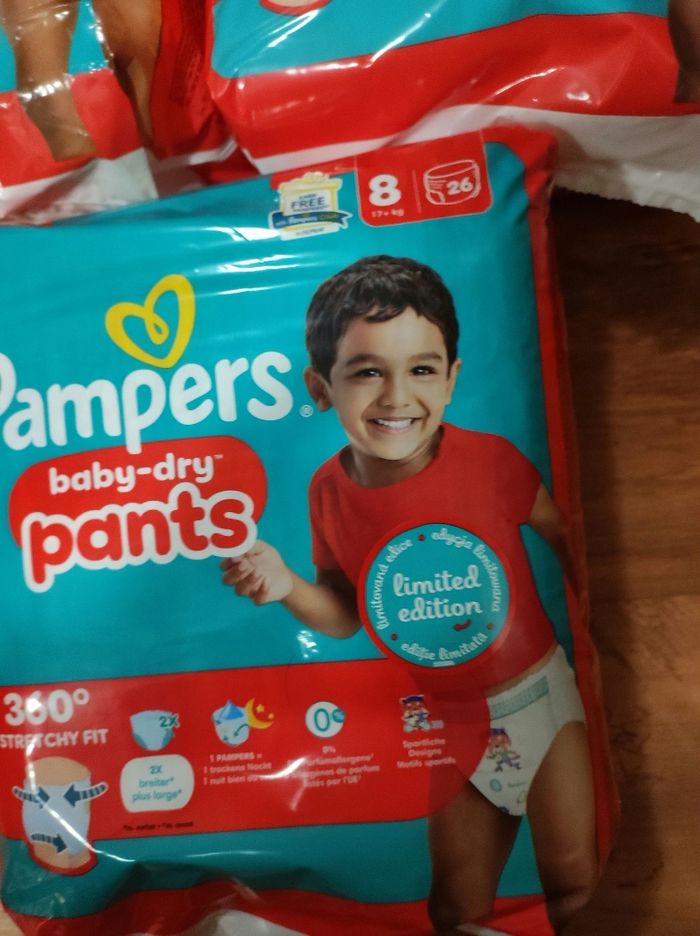 Lot de 3 paquets de couches Pampers taille 8 neufs scellés - photo numéro 2