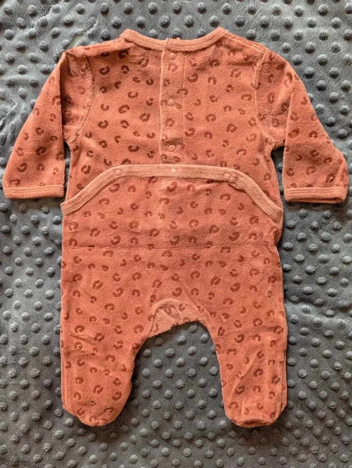 Pyjama Kiabi Taille 3 mois 56-67 cm Chat masqué & message craquant : "I am wonderful like mummy" - photo numéro 5
