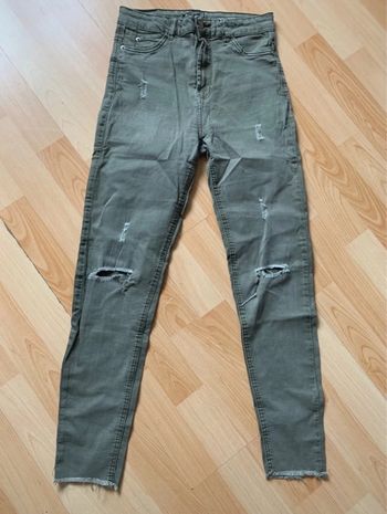 Super Skinny Bershka kaki 38