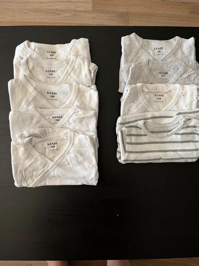 Bodies manches courtes 3 mois