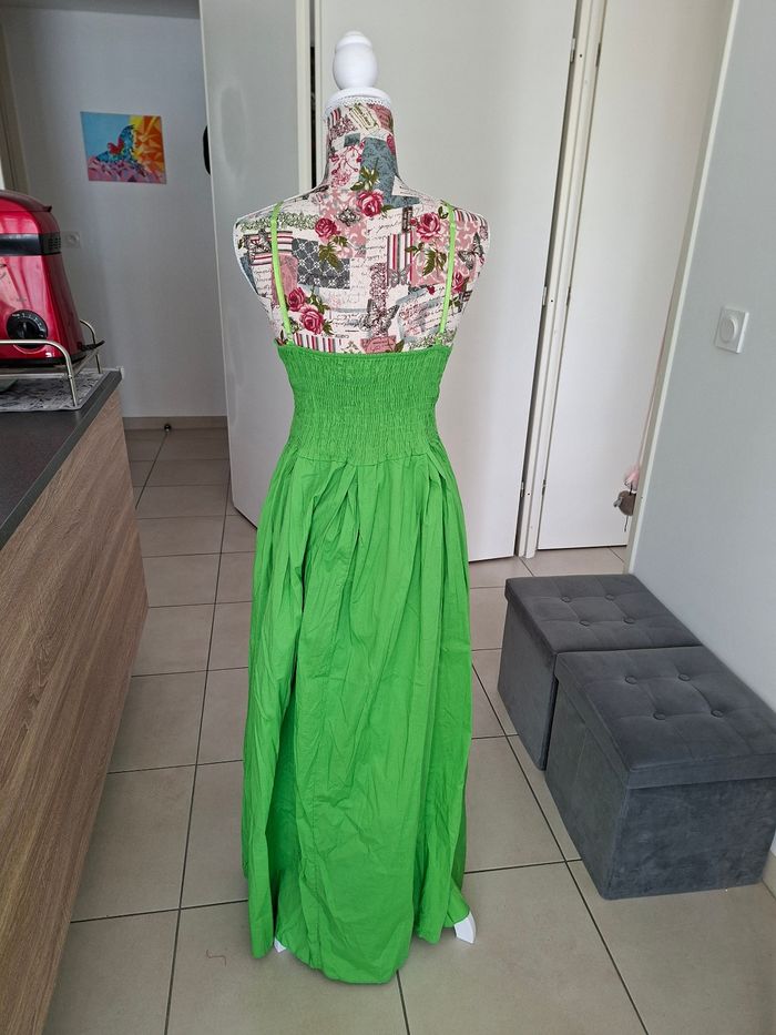 Robe dos nu - photo numéro 2