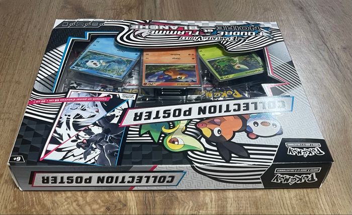 Pokémon coffret collection poster Unys écarlate et violet flamme blanche et foudre noir Ev 10.5 - photo numéro 3