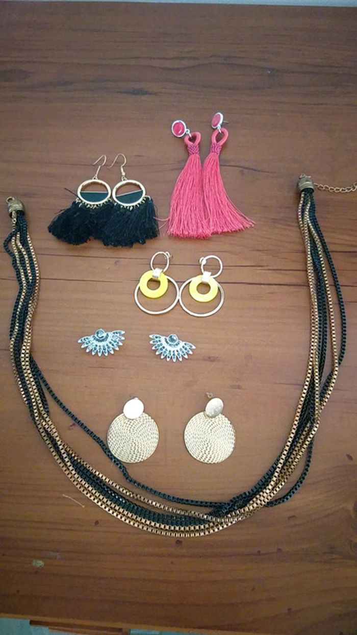 5 paires de boucles + 1collier