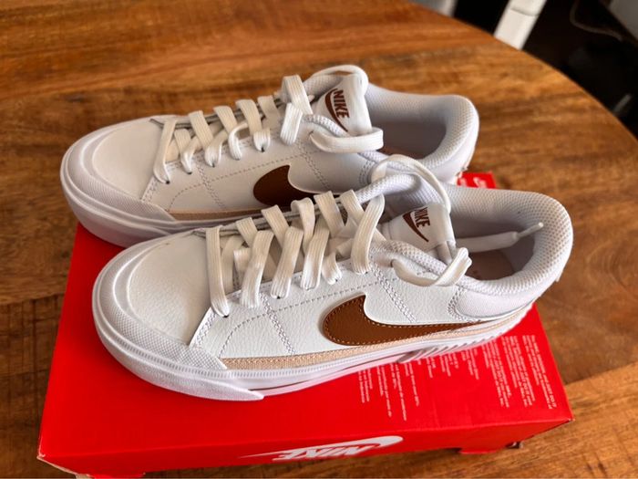 Baskets Nike P.35,5 Neuves unisex - photo numéro 3