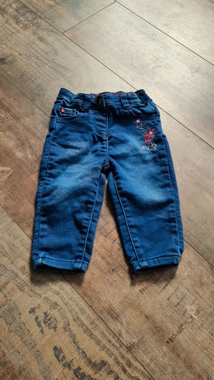 Jean orchestra 12 mois mais taille 18 mois en très bon état