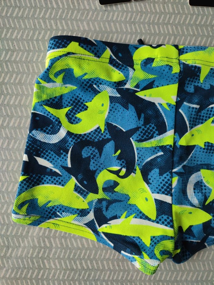 Maillot boxer de bain garçon, motif requin
Taille 12 ans marque Nabaiji ( Decathlon ). - photo numéro 8