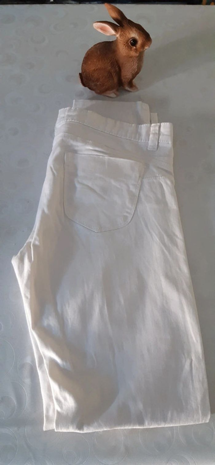 Pantalon écru/ crème taille 40