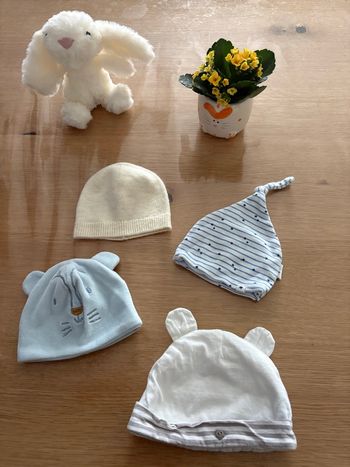 Lot bonnets naissance