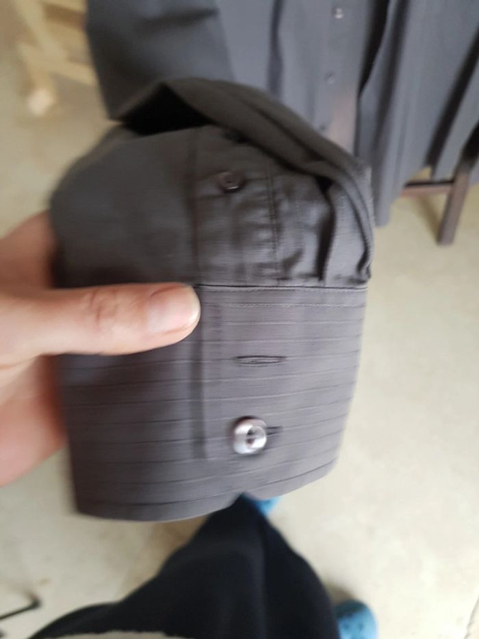 Chemise grise à fines rayures - photo numéro 6