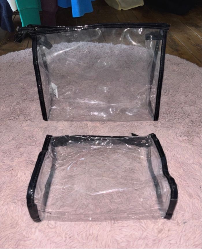 2 trousses de voyage