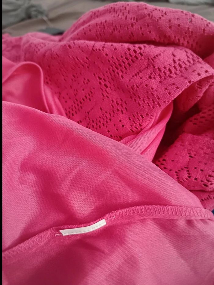 Robe dentelle rose - photo numéro 5