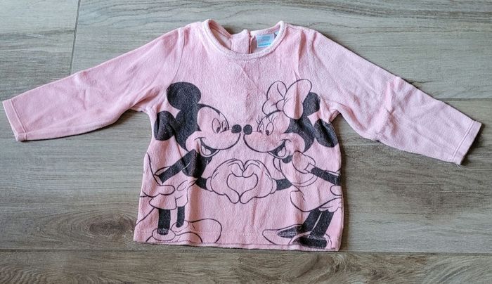 Pyjama velours Mickey et Minnie taille 24 mois - photo numéro 2