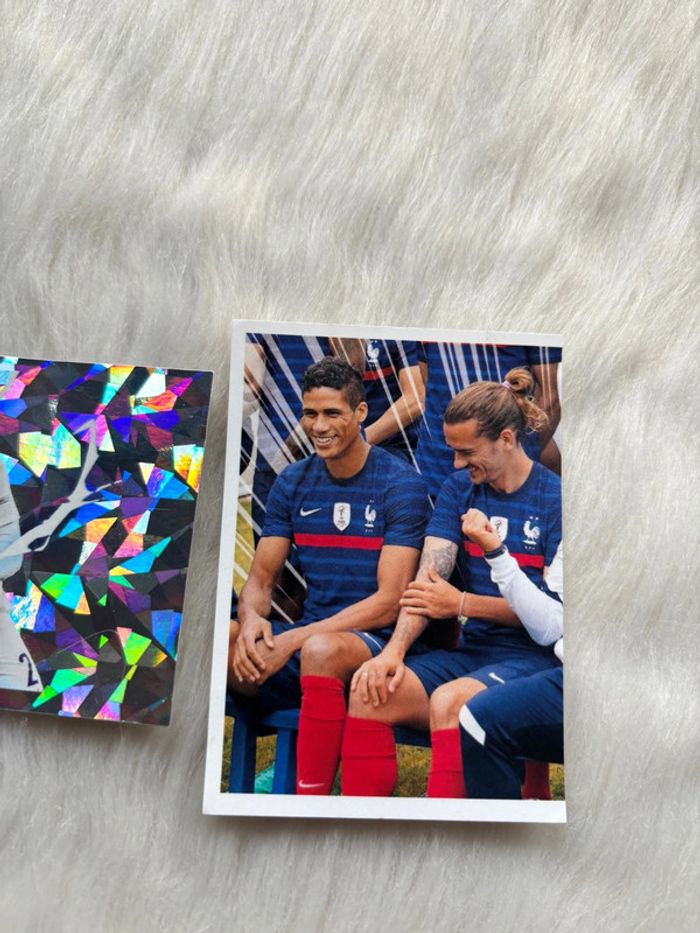 Lot 2 Cartes panini Intermarché les bleus numéro 61 brillante et 92 Griezmann neuve - photo numéro 3