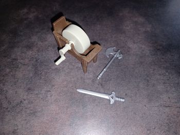 Playmobil moyen age chateau meule hache epee
