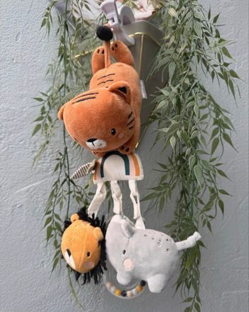 Pince d’activité / Tanzanie- Vertbaudet