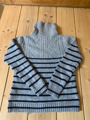 Pull col roulé