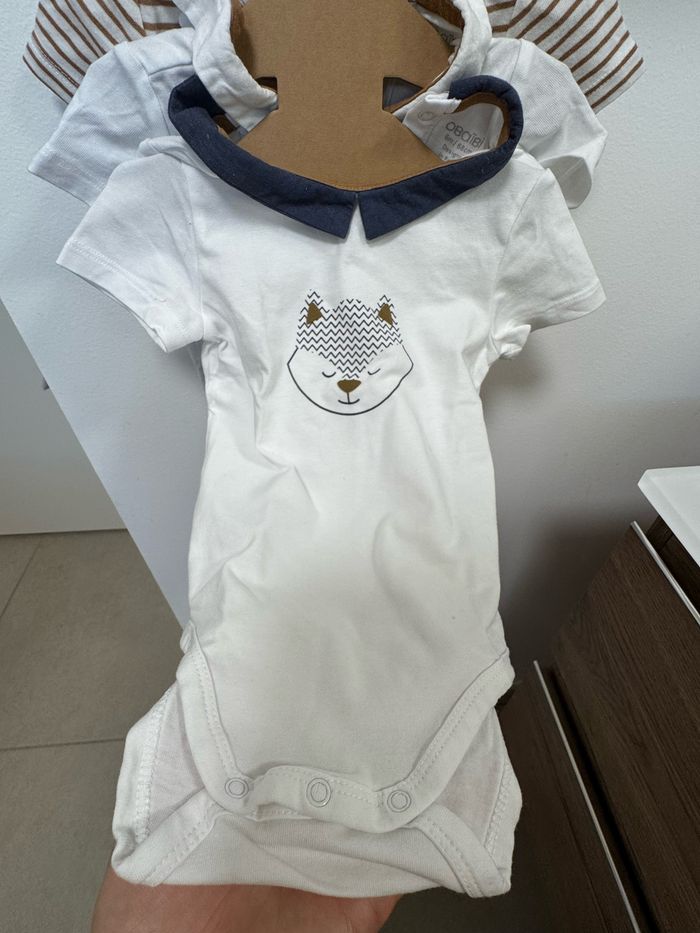 Lot de 3 bodies neuf obaibi, 6 mois - photo numéro 5