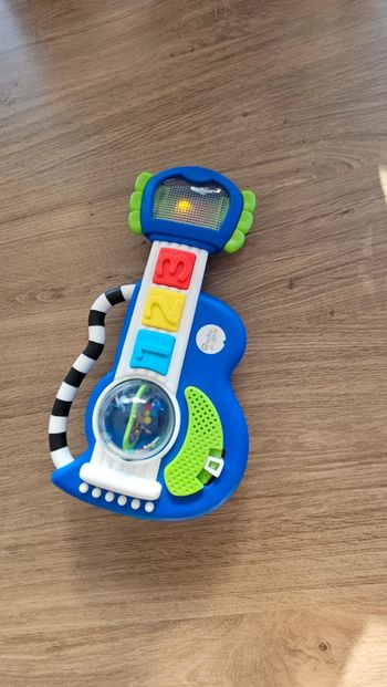 Guitare lumineuse Babyeinstein dès 3 mois