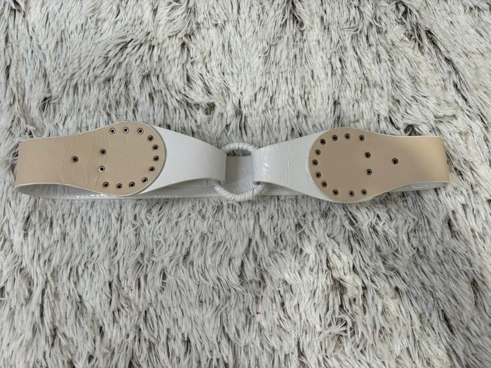 Ceinture blanche à double boucle aspect vinyle froissé - photo numéro 7