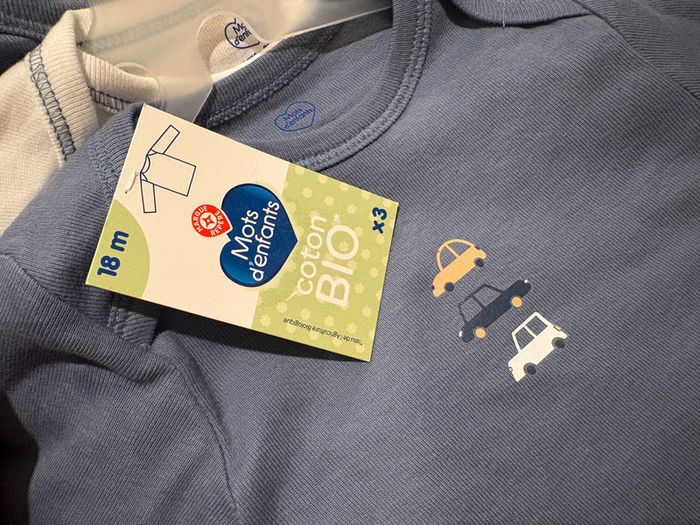 Lot de 3 maillots « voitures » Manches longues Mots d’enfants Taille 18 mois. - photo numéro 4