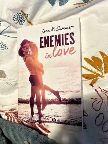 Livre enemies in love