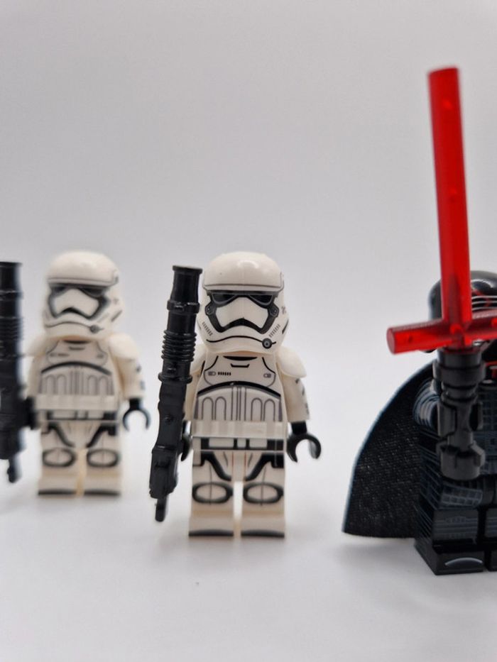 Figurines type lego Sith Kylo Ren avec 4 stormtroopers star wars - photo numéro 3