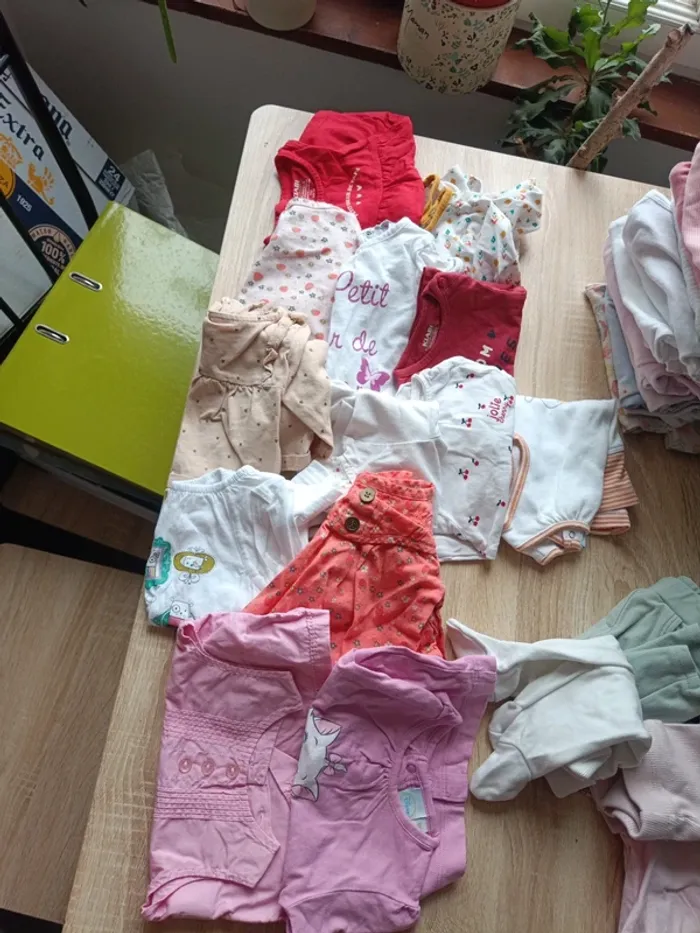 Lot de vêtements bébé fille - photo numéro 3