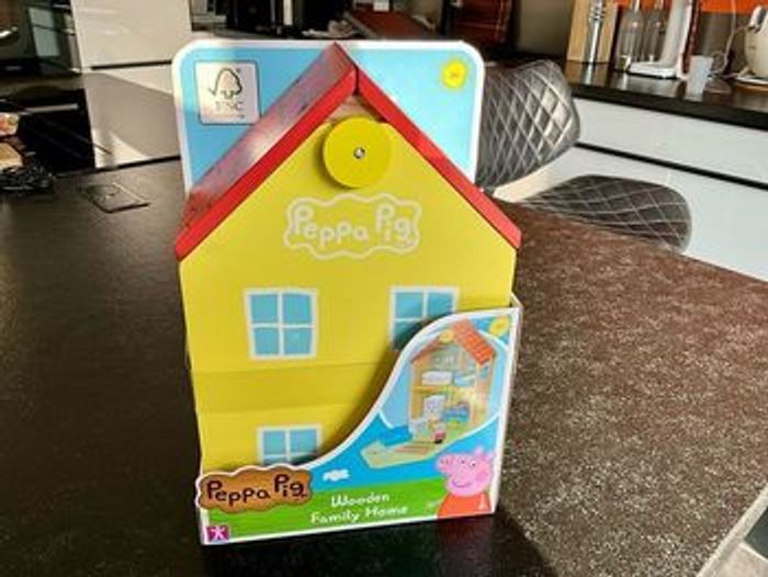 Maison en bois peppa piG neuve, remise 30 % avec code