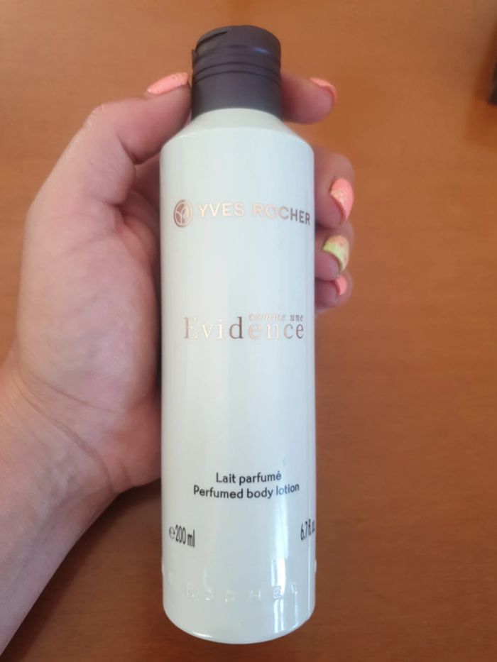 lait parfumé Yves rocher comme une évidence
