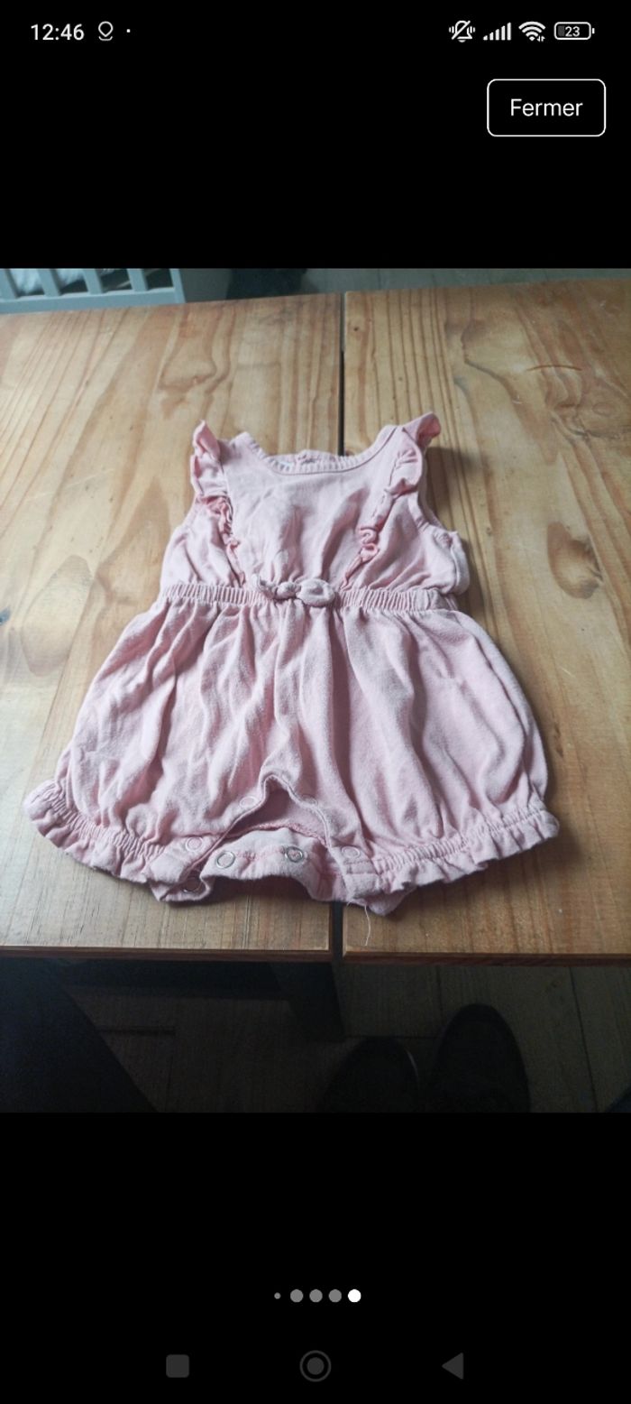 Lot de tes shirt bébé fille est 1 combi short - photo numéro 5