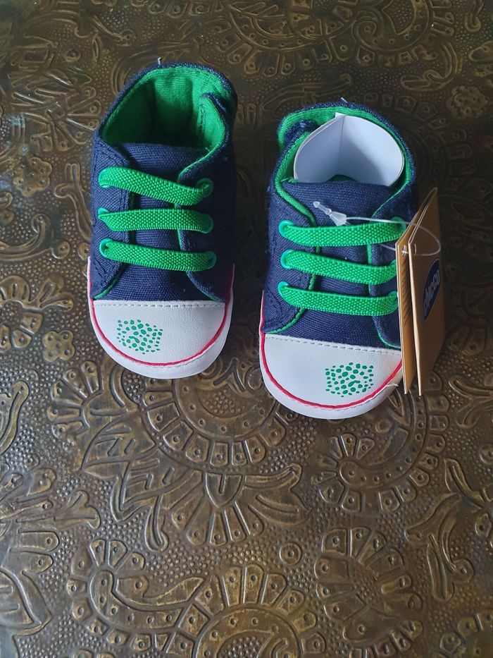 Baskets dinosaure taille 16