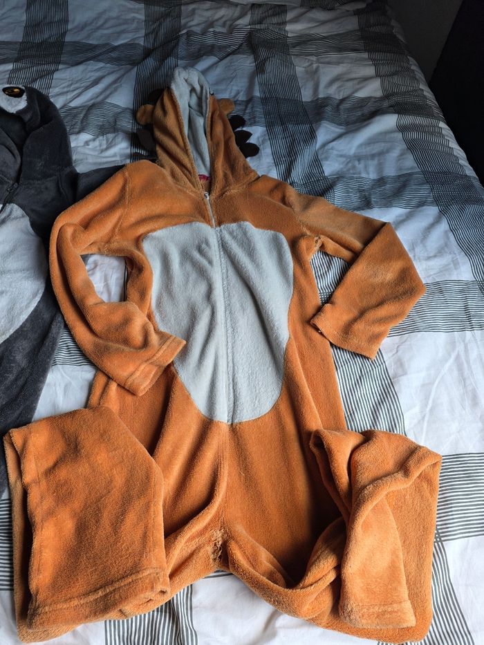 Lot pyjamas combinaisons - photo numéro 5