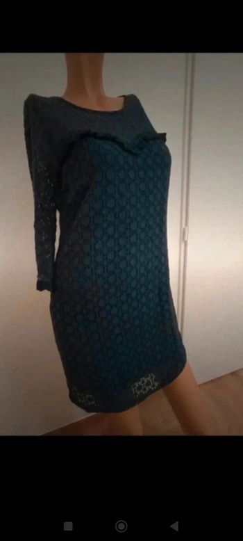 Jolie robe en dentelle