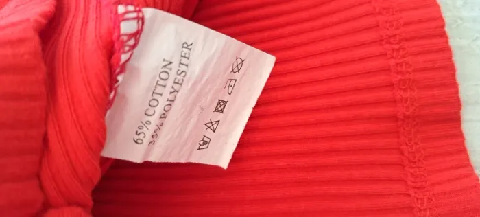 Robe rouge Bellerina - taille S - asymétrique - épaule dénudée -  côtelée - photo numéro 2