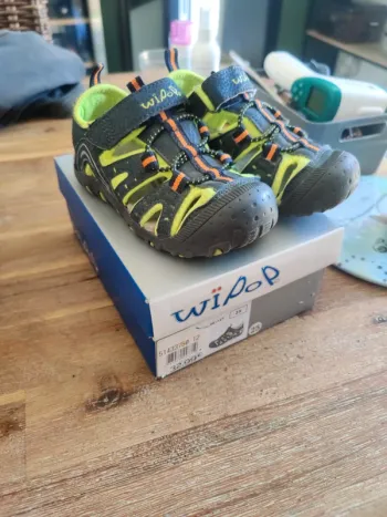 Chaussures ouvertes semelles ergonomiques