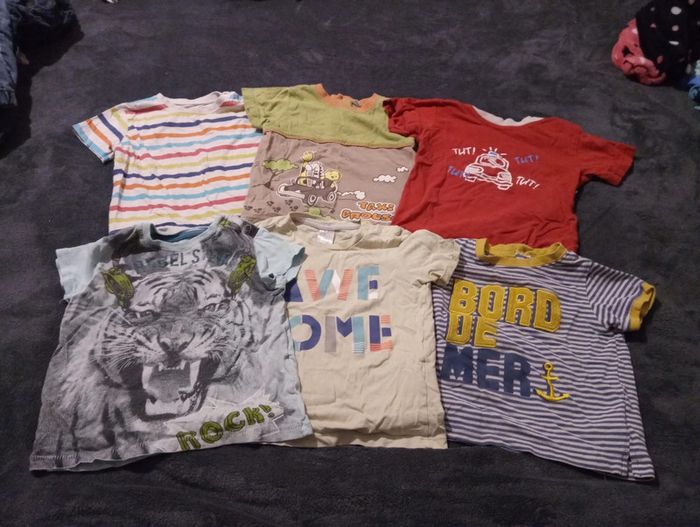 Lot de 6 t-shirts + 2 bobs 24 mois