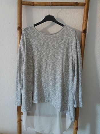 Joli pull gris avec voile blanc taille M/L