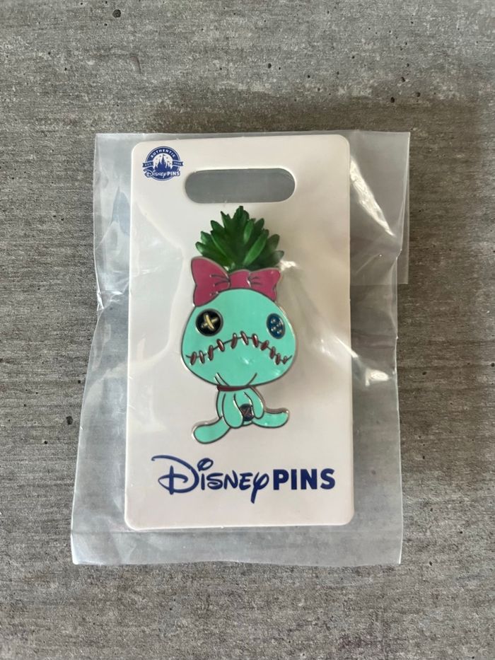 Pins Stitch doudou Scrump