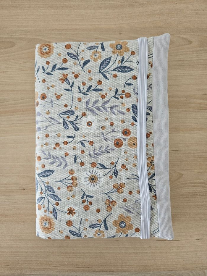 Protege carnet de santé Fleur - photo numéro 6