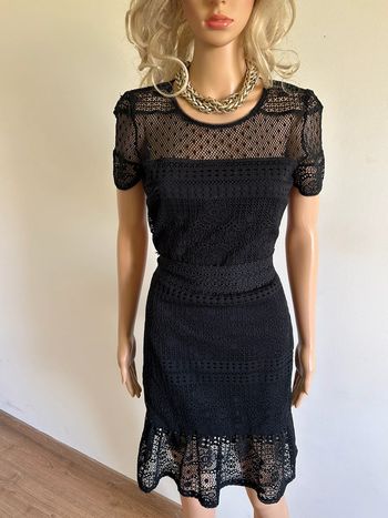 Robe noire en dentelle à manches courtes Morgan taille S jamais portée