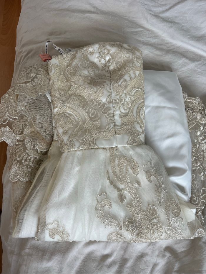 Robe de soirée Chi Chi London ivoire broderie écru - photo numéro 9