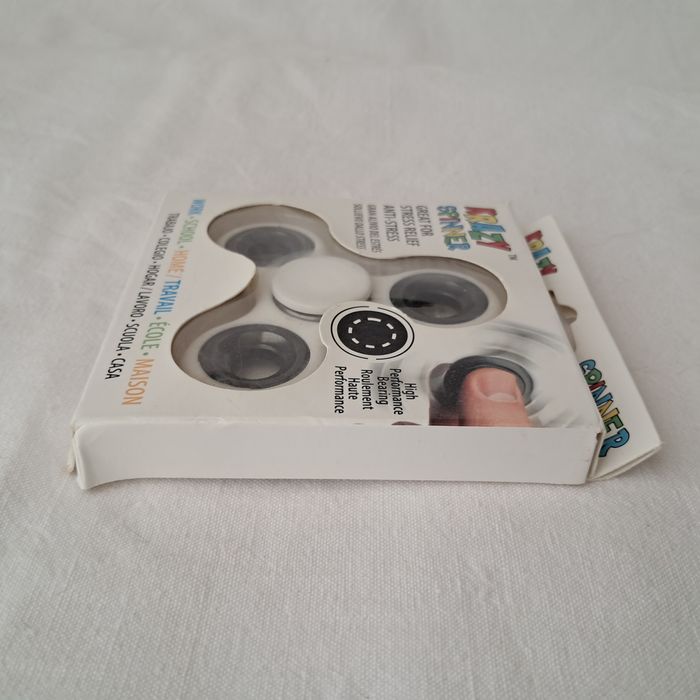 Krazy Spinner Hand spinner blanc NEUF - photo numéro 4
