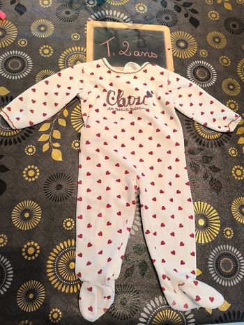 Pyjama taille 2 ans en très bon état