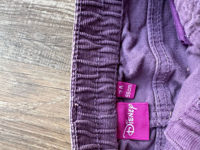- Pantalon Disney - 3 ans - Très bon état - photo numéro 3