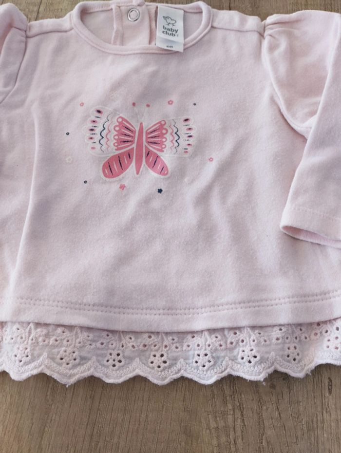 T-shirt manches longues fille rose papillon taille 6 mois C&A - photo numéro 2