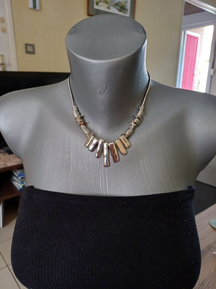 Collier argenté - photo numéro 2