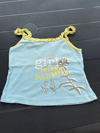 T shirt bleu et vert  fille 4 ans - bon état 