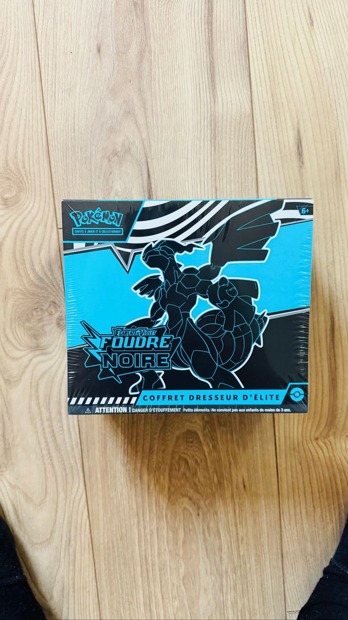 ETB Pokémon Foudre Noire EV10,5